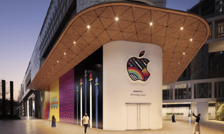 Apple unveils global store remodeling plan