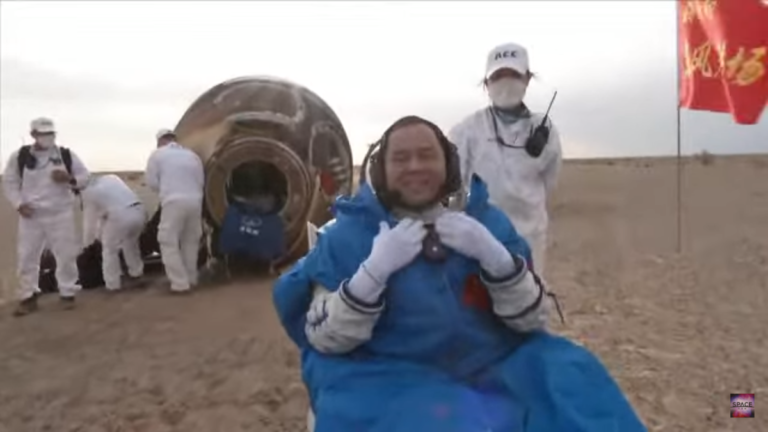 China’s Shenzhou 15 capsule lands safely with 3 Tiangong space station astronauts (video)