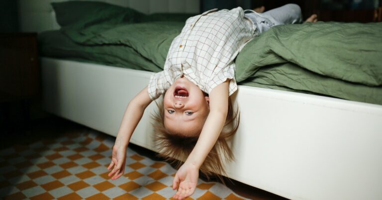 How To Calm Kids Before Bed, According To An Occupational Therapist