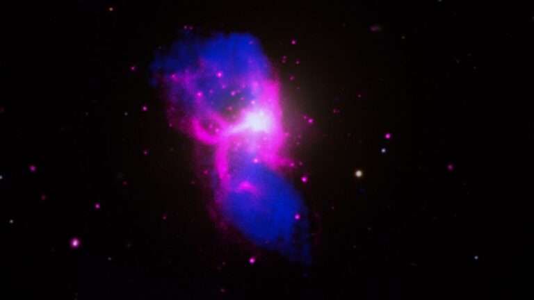 Monster black hole burps out hot gas in bright ‘H’ shape (photos)