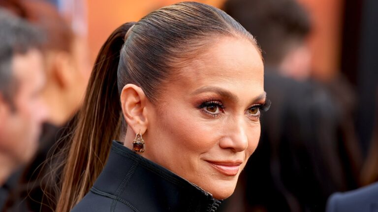 The Exact Nail Polishes Behind Jennifer Lopez’s “Peaches and Cream” Manicure — See Photo