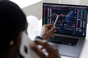 Understanding the Role of Charting Tools in Successful Trading