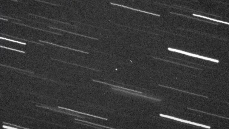 Watch asteroid 2023 MU2 fly by Earth at over 2,000 mph (video)