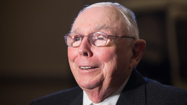 Charlie Munger Says Hardships Faced In His Day Were ‘Unbelievable,’ But People Today Are Miserable, Despite Having it Easy — He Blames Envy