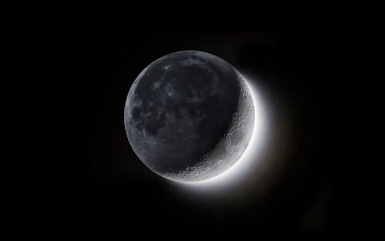 Earthshine Lights up the ‘Dark Side’ of the Moon