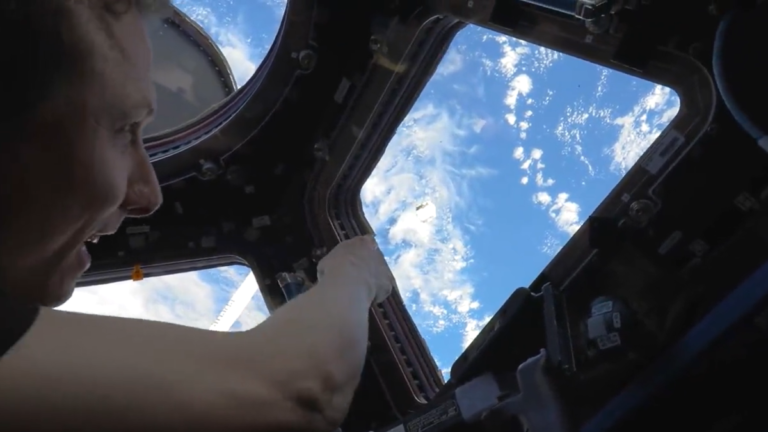 Here’s how ISS astronauts jettison old space station hardware (video)