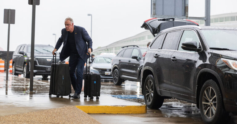 Lawmakers Seek More Long-Distance Flights From Reagan National Airport