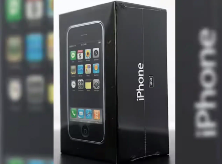 Original iPhone fetches $158,000 in auction