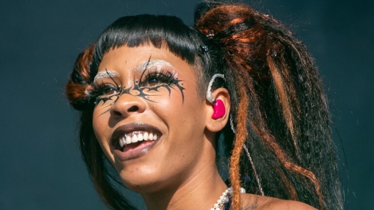 BRB, Going to Dye My Hair Seafoam Green Like Rico Nasty’s — See Photos