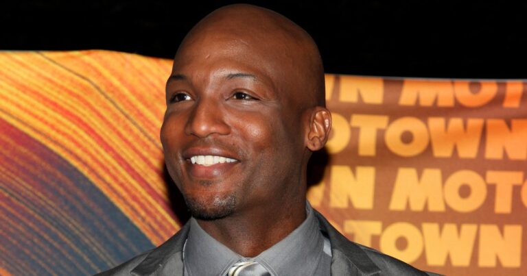 Broadway Actor Clifton Oliver Dead At 47