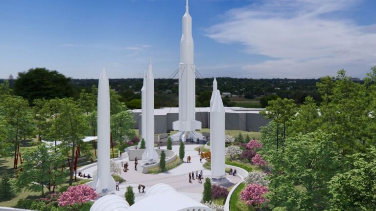 Rocket Park renewal: NASA SLS mockup to stand alongside restored historic boosters at Alabama space museum