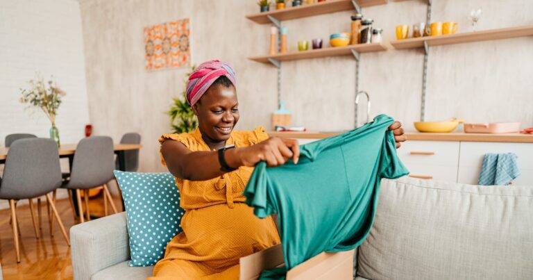 7 Maternity-Friendly Clothing Rental Services To Help Save You Money