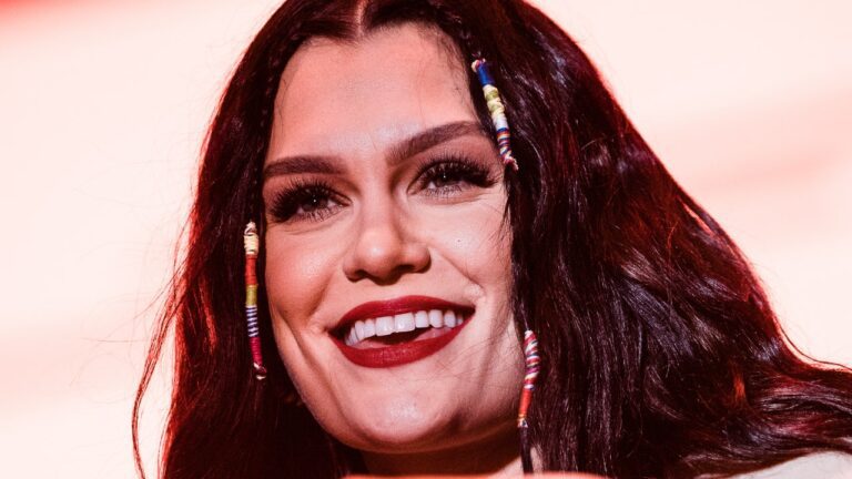 I Never Thought I’d See the Day Jessie J Didn’t Have Jet-Black Hair — See Videos