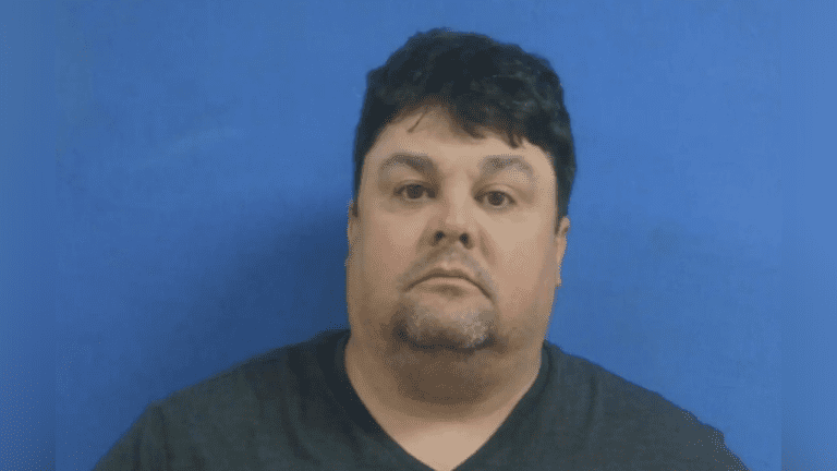 Tennessee mayor charged with assault after allegedly body slamming girlfriend’s son over yard work payment