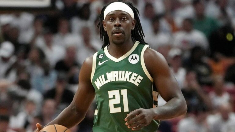 Celtics to acquire Jrue Holiday in latest blockbuster deal following Damian Lillard trade: reports