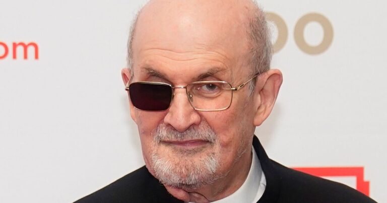 Salman Rushdie To Pen Memoir ‘Knife’ About 2022 Stabbing