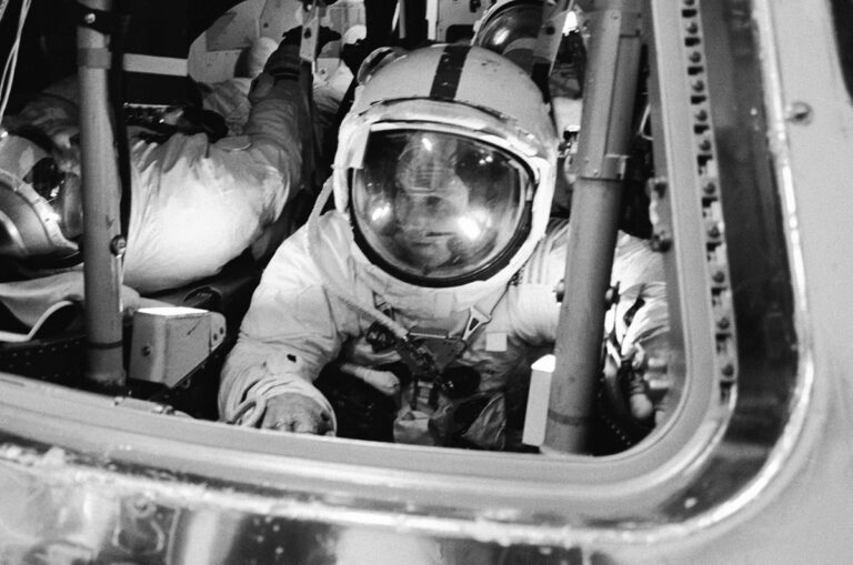 Astronaut Ken Mattingly, who launched to the moon on Apollo 16, dies at 87