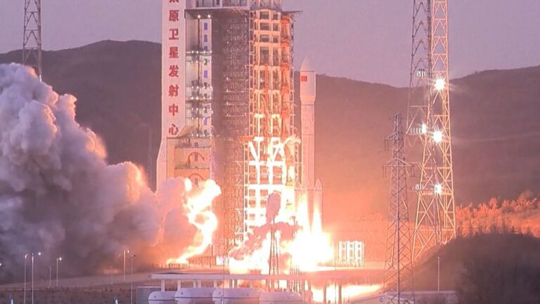 China launches pair of Earth-mapping satellites