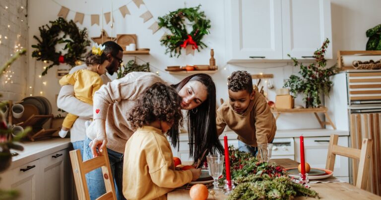 How to Squash Negative Body Talk At Your Family’s Holiday Get-Togethers