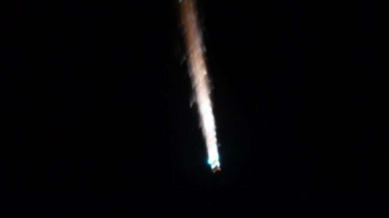 ISS astronauts watch Russian cargo ship burn up in Earth’s atmosphere (photos)