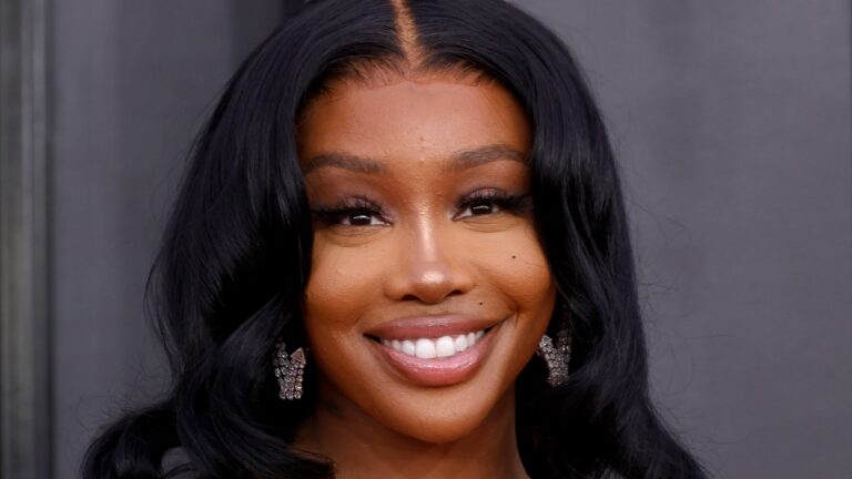 SZA Is Wearing the Chunkiest French Tips I’ve Seen Since 2004 — See the Photos