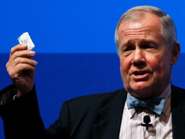 Legendary investor Jim Rogers sees an epic market bubble and looming economic disaster. He hopes to short the ‘Magnificent 7’ stocks when the time is right.