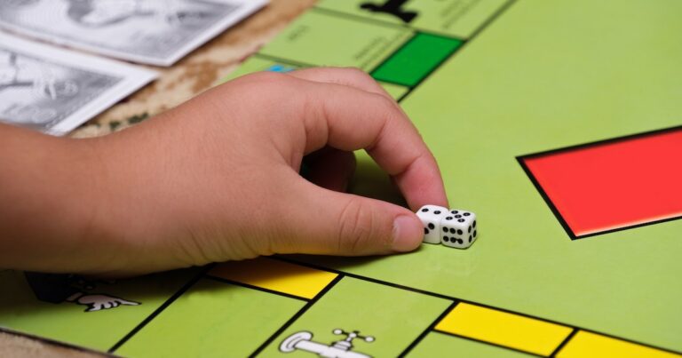 10 Monopoly Rules We’re All Getting Wrong, According To A Board Game Pro