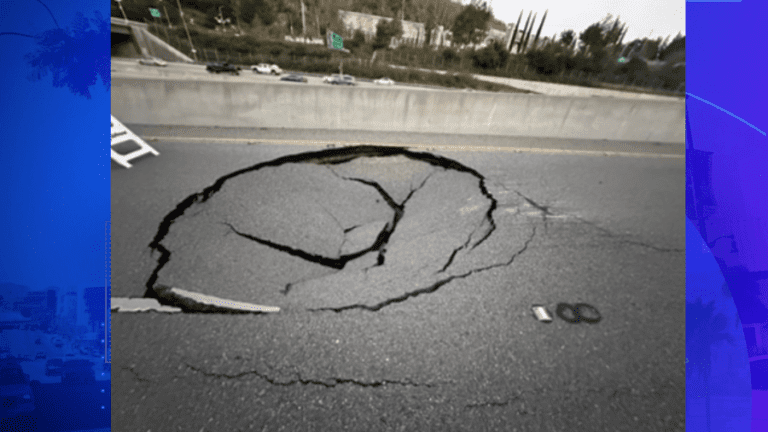 405 Freeway off-ramp closed for up to a month due to sinkhole