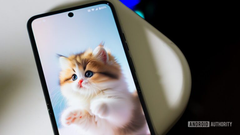 Download these cute wallpapers for your phone