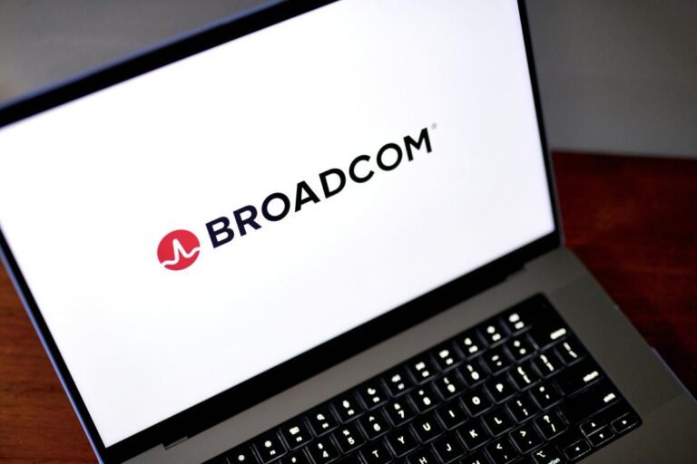 KKR Nears $4 Billion Deal for Broadcom Unit