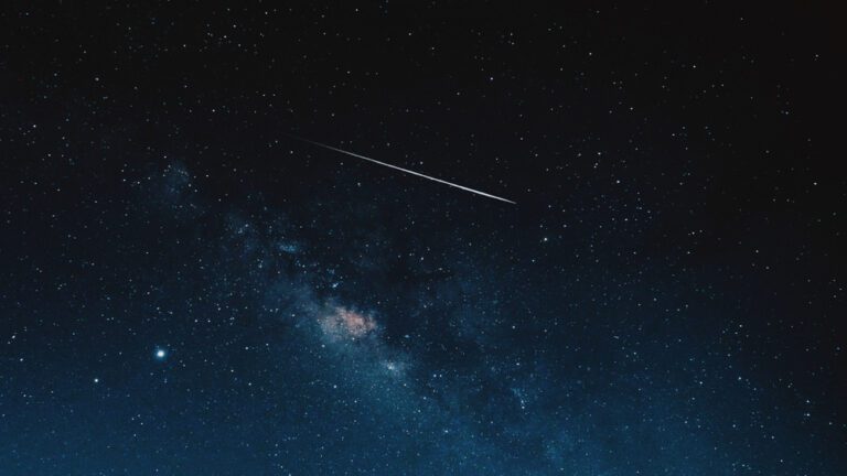 Shooting Stars Could Just be Space Debris Moving at 100,000 Miles Per Hour