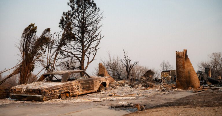 Texas Wildfires: Firefighters Rush to Control Blaze Ahead of Warm Weather