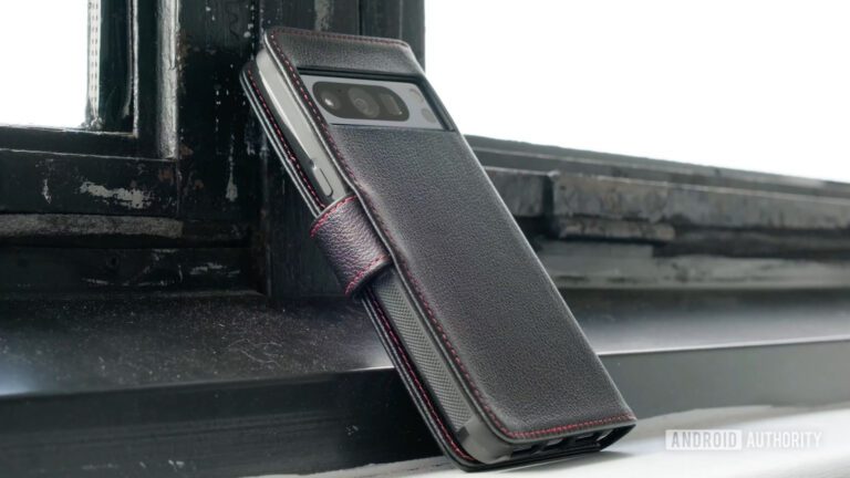 Turn your Pixel 8 Pro into a classy leather wallet