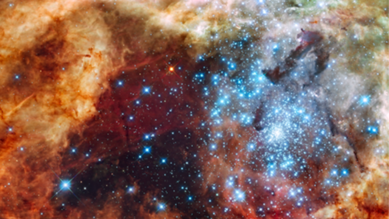 Hubble Space Telescope delights with a cosmic Easter Egg — 500 blue and red stars