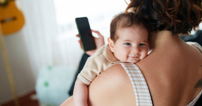 “Momfluencers” Are Making New Moms Insecure, Study Says