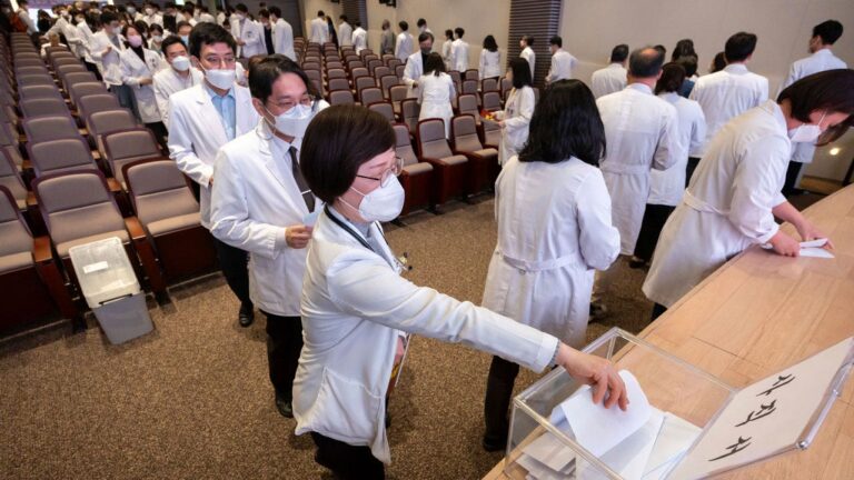 South Korea doctors’ strike escalates as senior doctors resign