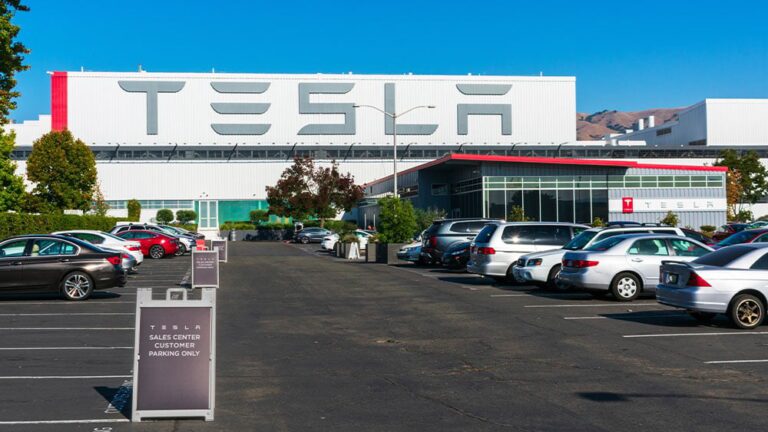 Tesla Stock: Analysts Keep Cutting Price Targets As EPS Estimates Fall 24%