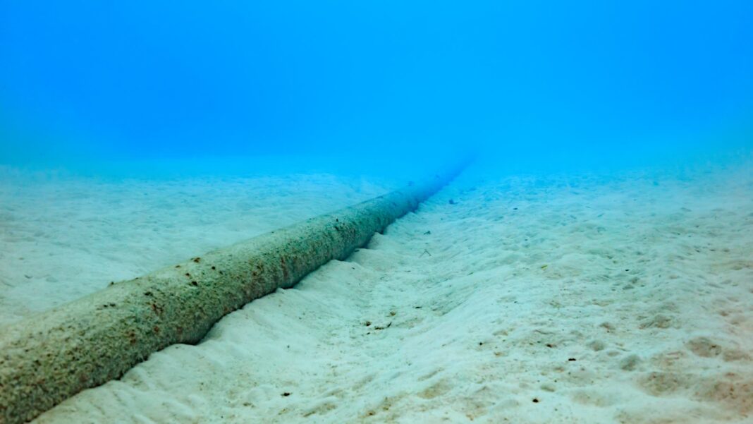 Google to spend $1 billion to lay two new cables on the Pacific seabed