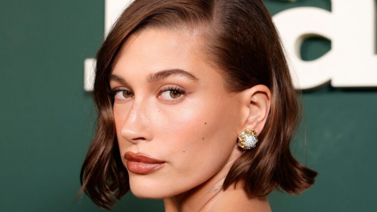 Hailey Bieber’s Alien-Green Coachella Nails Came Straight From Outer Space