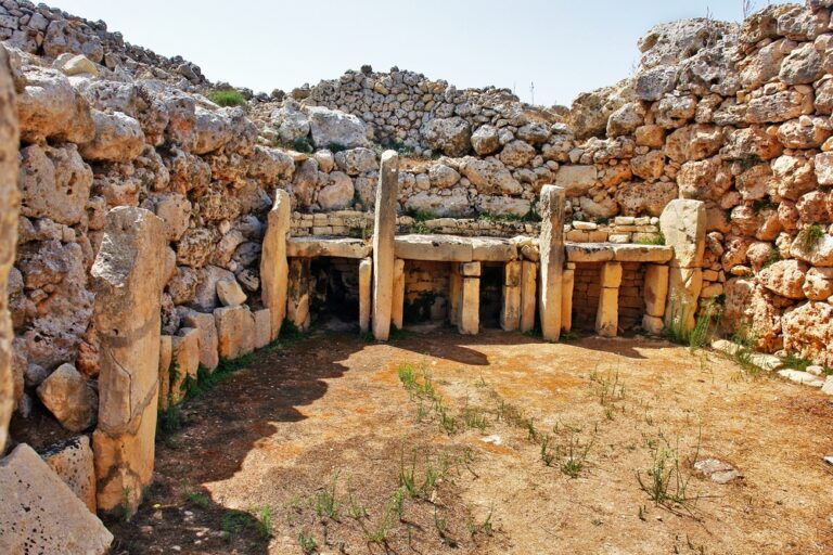 Neolithic Ġgantija Temples Contain Carvings Similar to the Venus Of Willendorf