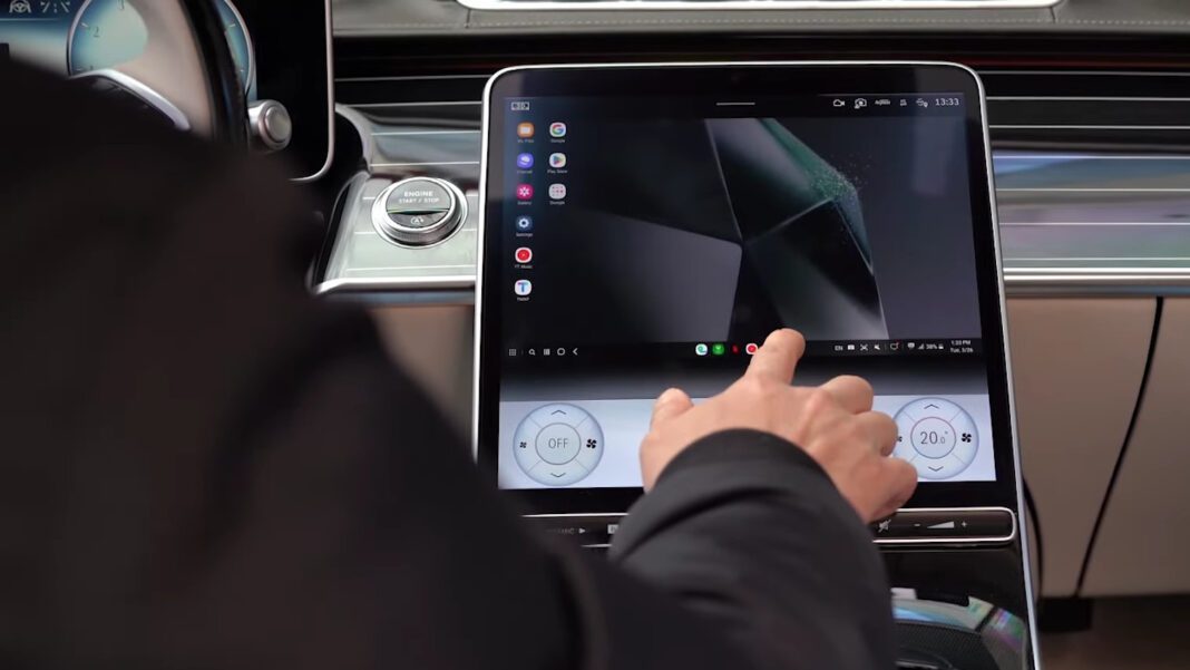 This new gadget lets you run Samsung Dex on your car screen